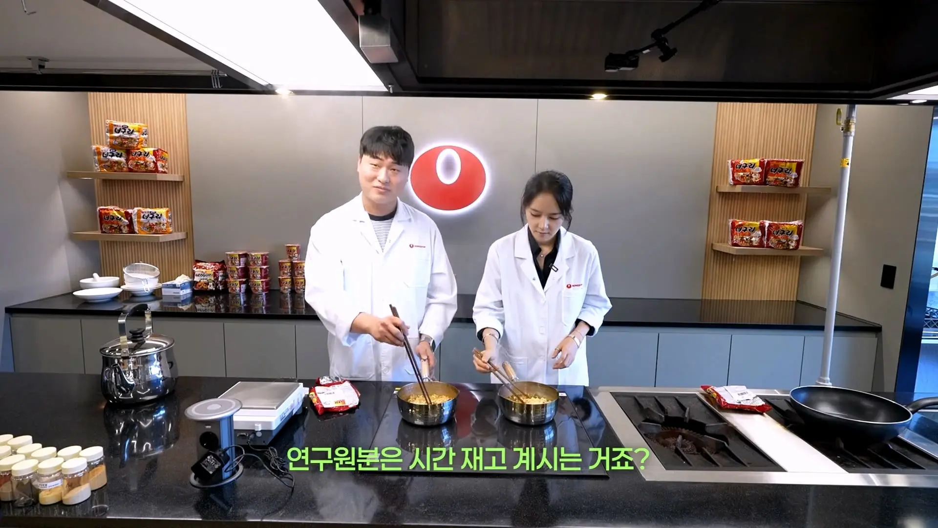 농심 연구원한테 라면 맛있게 끓이는 비법 전수받으러 간 한가인 (평생 써먹음)_20261005_195735.317.jpg