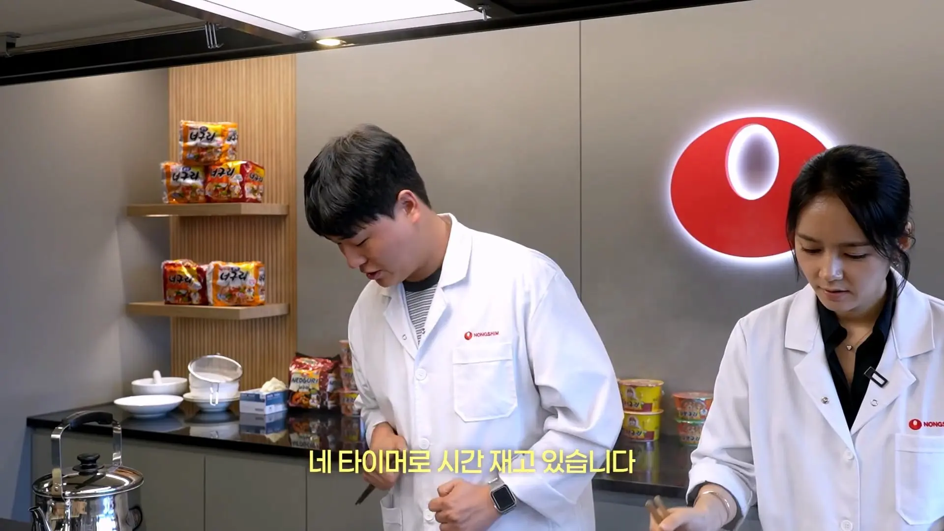 농심 연구원한테 라면 맛있게 끓이는 비법 전수받으러 간 한가인 (평생 써먹음)_20261005_195737.589.jpg
