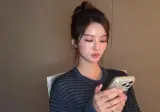 딱 붙은 바지 적나라하게 보여주는 설윤