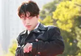 구교환 오늘 레드카펫 코트 사진