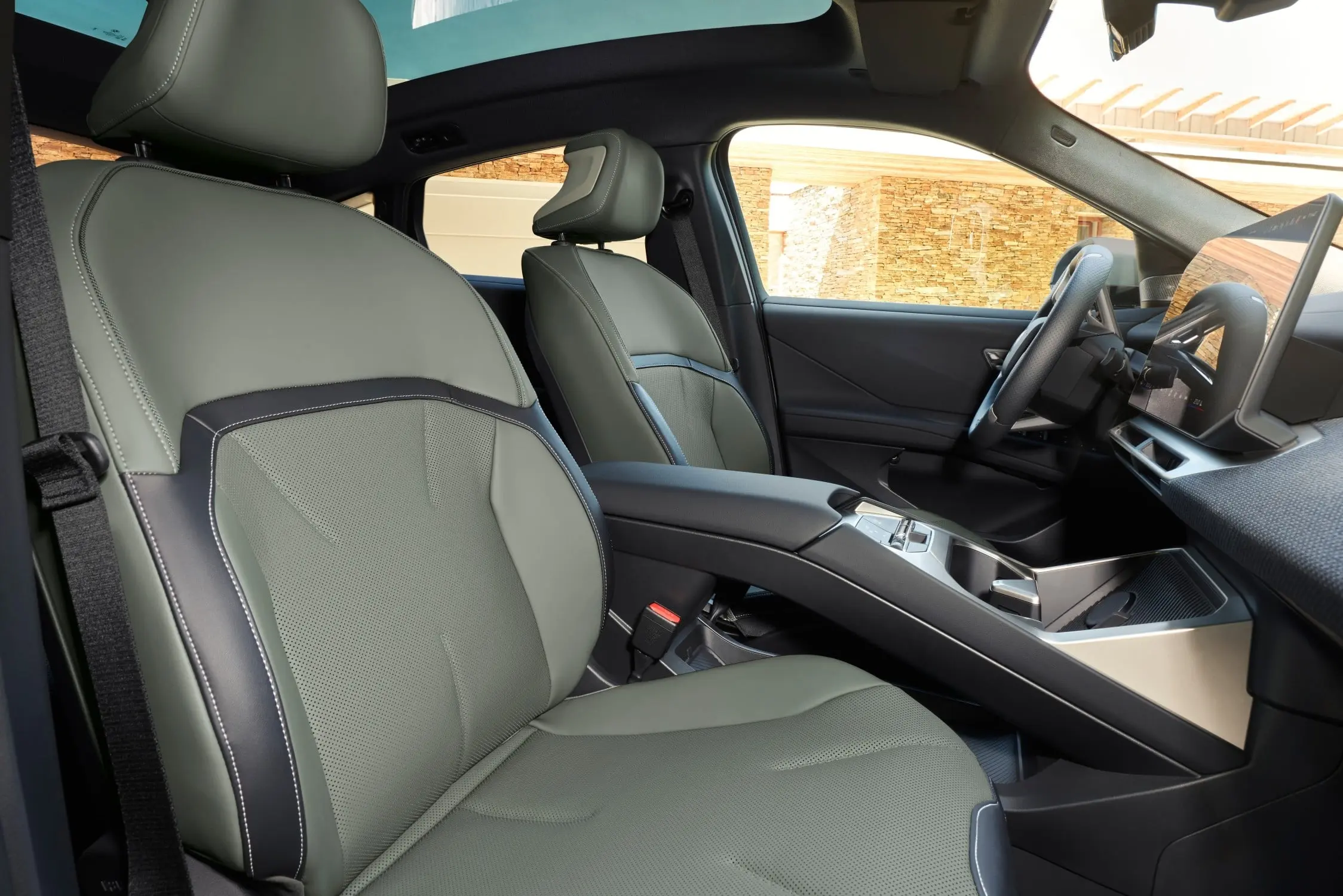 P90655826_lowRes_bmw-ix4-50-xdrive-in.jpg