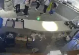 부산 카페 카운터에서 초등학생들이 절한 이유.gif
