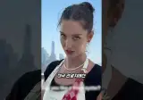 뉴욕에 있다는 즉석에서 굴 까주는 오이스터 걸