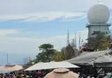 휴일 관악산 정상의 모습