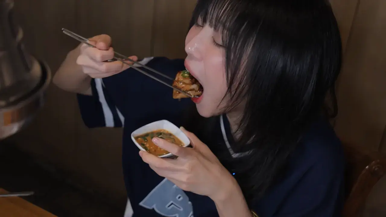 너무 맛있어서 재방문 후 곱창 22인분 먹었더니..🤣 6-28 screenshot.png 쯔양이 인정한 곱창 잘 굽는 여배우 ㅋㅋㅋ