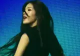 안유진 볼레로 속 블랙 브라탑 복근
