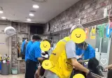 남자가 머리말려주는 게 불편한 수영학원 학부모들