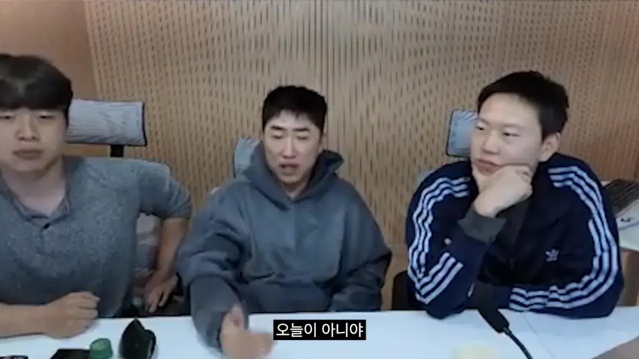 홍진호_ 오현민_ 유리사_ 장동민이 뽑은 최고의 상대 월드컵 18-55 screenshot.png 장동민이 말하는 홍진호가 최근 서바이벌에서 아쉬운 모습을 보였던 이유