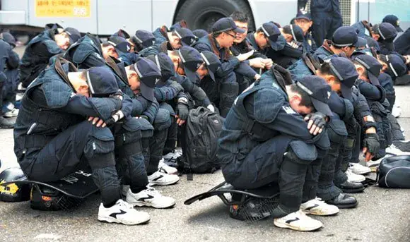 한국 과격시위를 많이 사라지게 만든 단체 .jpg