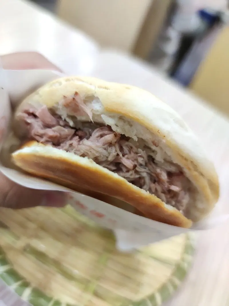 普通腊汁肉夹馍_01.jpg
