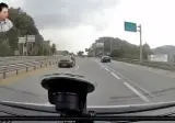 도대체 둘 다 브레이크 왜 안 밟지..gif