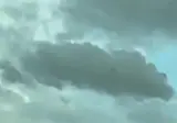 UFO 진위여부 논란 있는 구름속 형체.gif