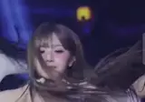 트리플에스 연지 살짝 더 밑에서 찍었으면..