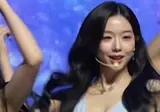 오늘자 트리플에스 김채연 피지컬
