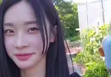 꽃다발로 여잘 웃게하는 남자