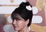 조유리 오프숄더 드레스