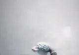 천장에 이상한거 바르는 아저씨.mp4