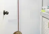 변기에서 볼일보는 냐옹이