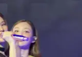 투어의 마무리를 뽀뽀로 하는 사나연