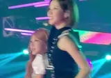 어제자 하츠투하츠 지우 짧은 팬츠