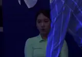 방송 카메라가 찍고 있는줄 모르고 뱃살 만지는 선수