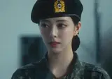 군복 입은 있지 유나 미모..gif