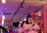 100kg이상 여성만 취업 가능하다는 일본 BBW카페