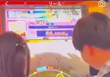 오락실에서 리듬게임하는 커플