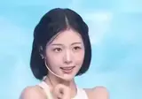 앳하트 아린 은근 자극적인 의상